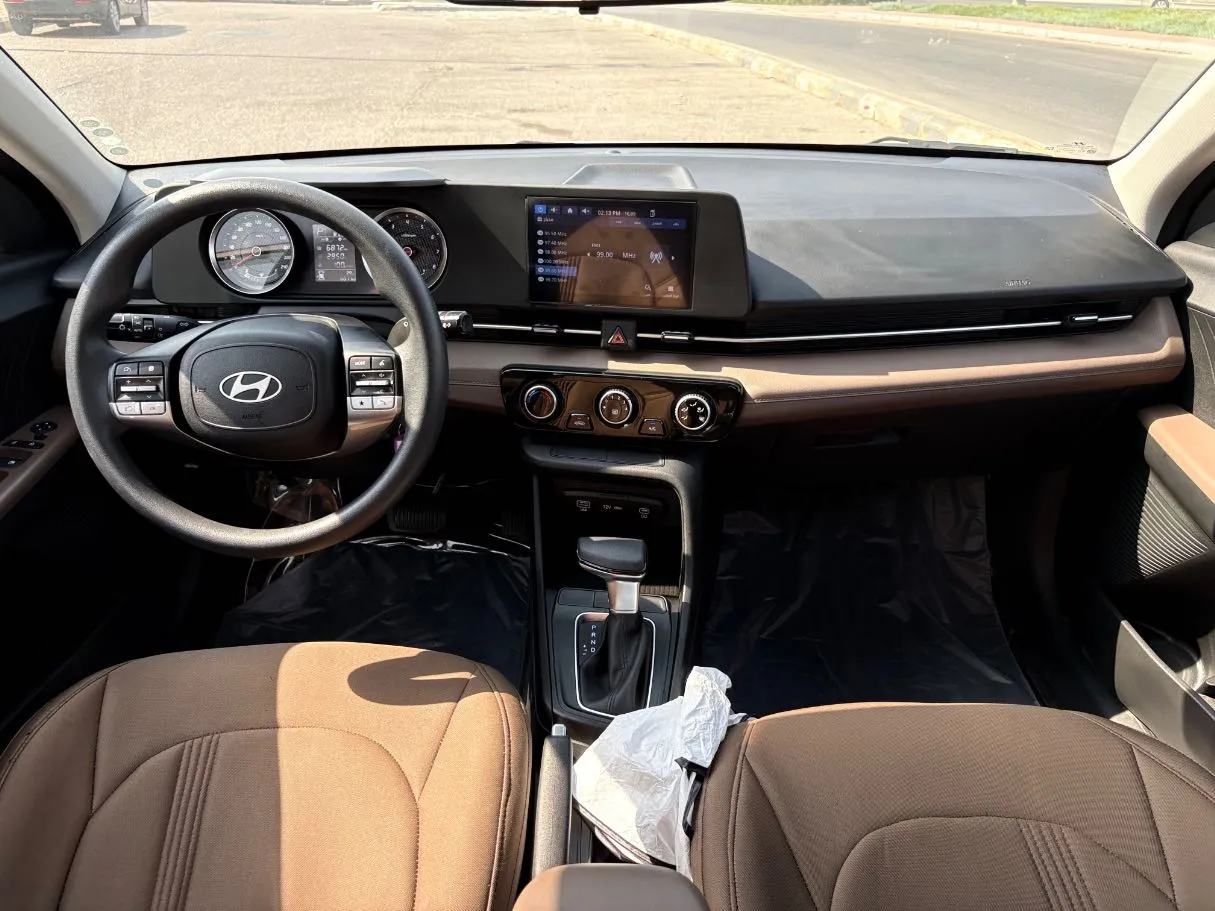 Car image 18
