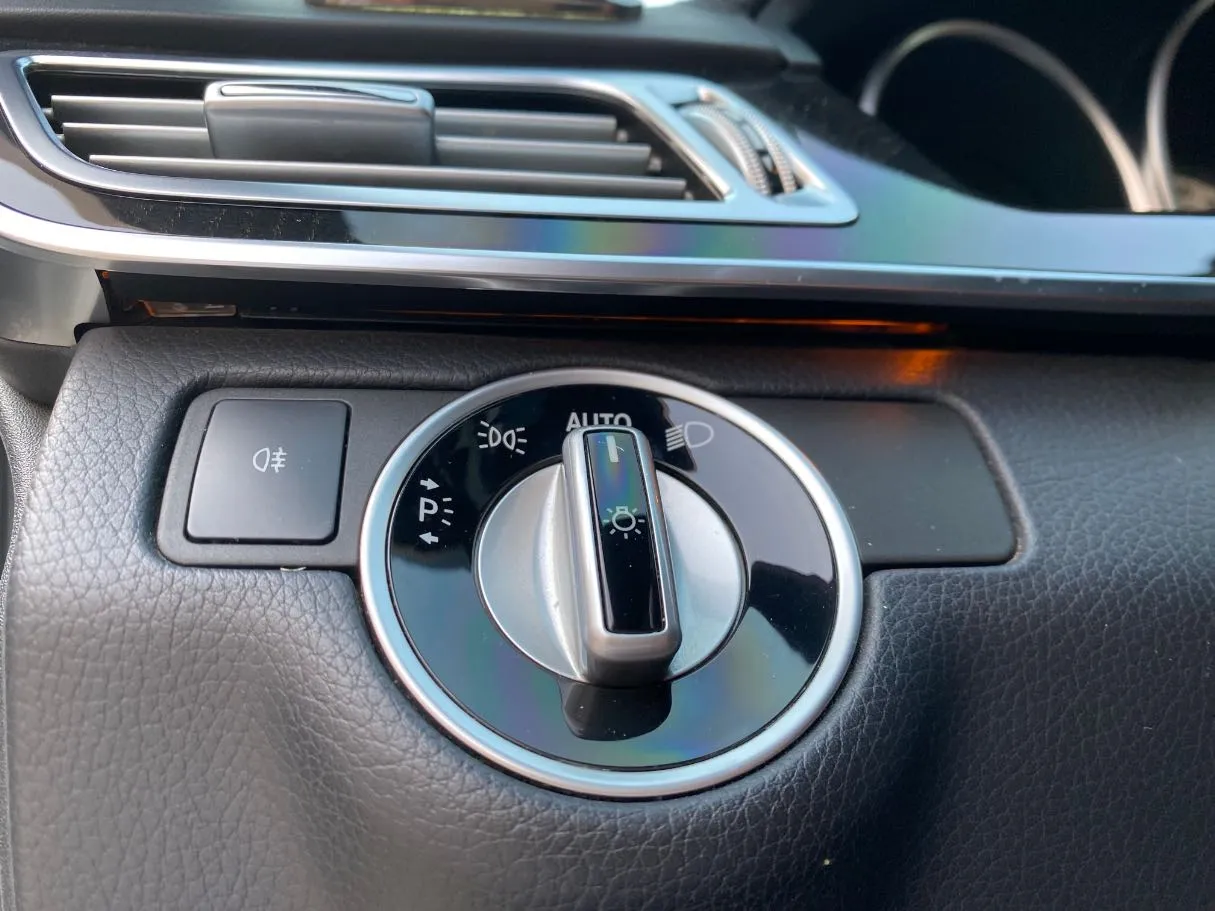 Car image 23