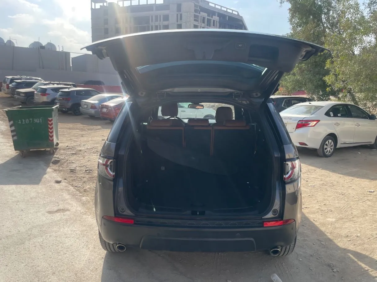 Car image 23