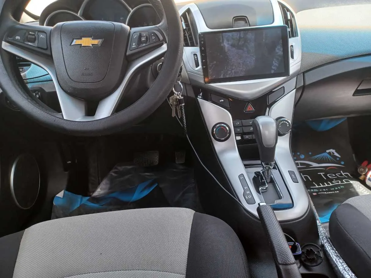 Car image 16