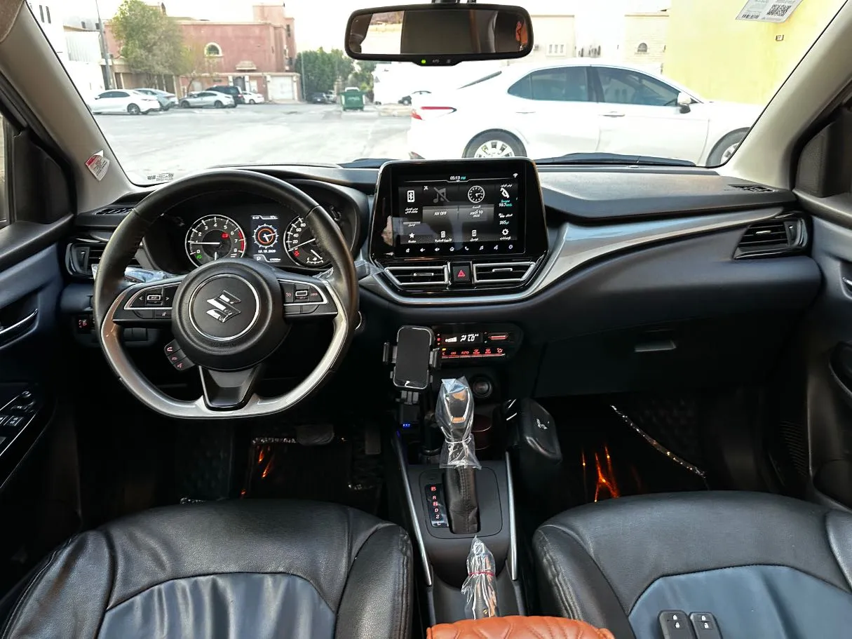 Car image 17