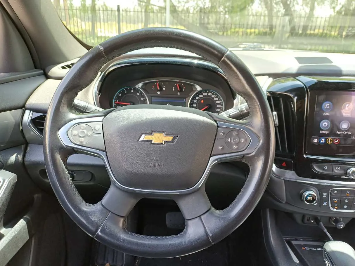 Car image 18