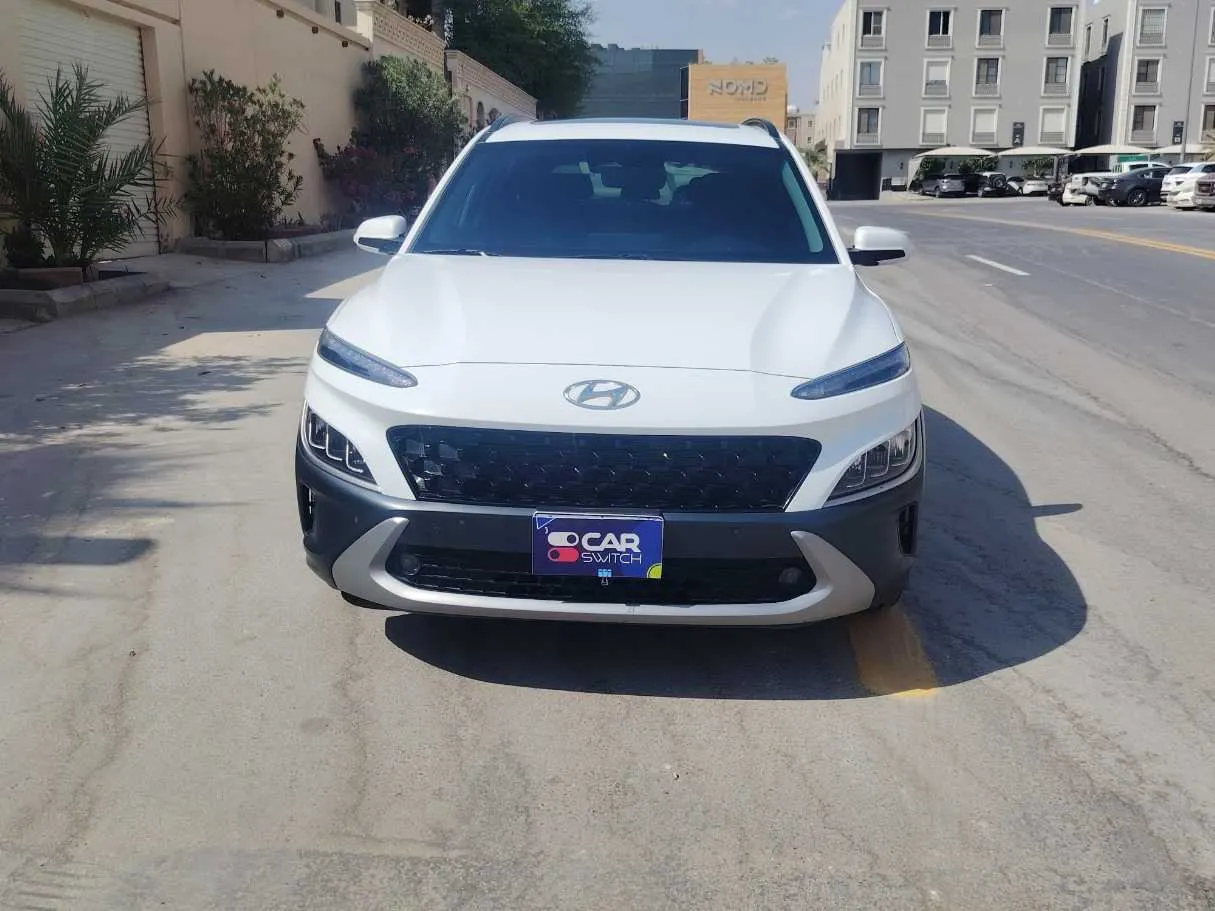 Car image 2