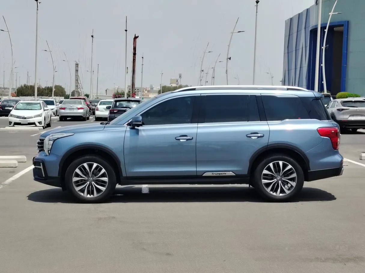 Car image 8