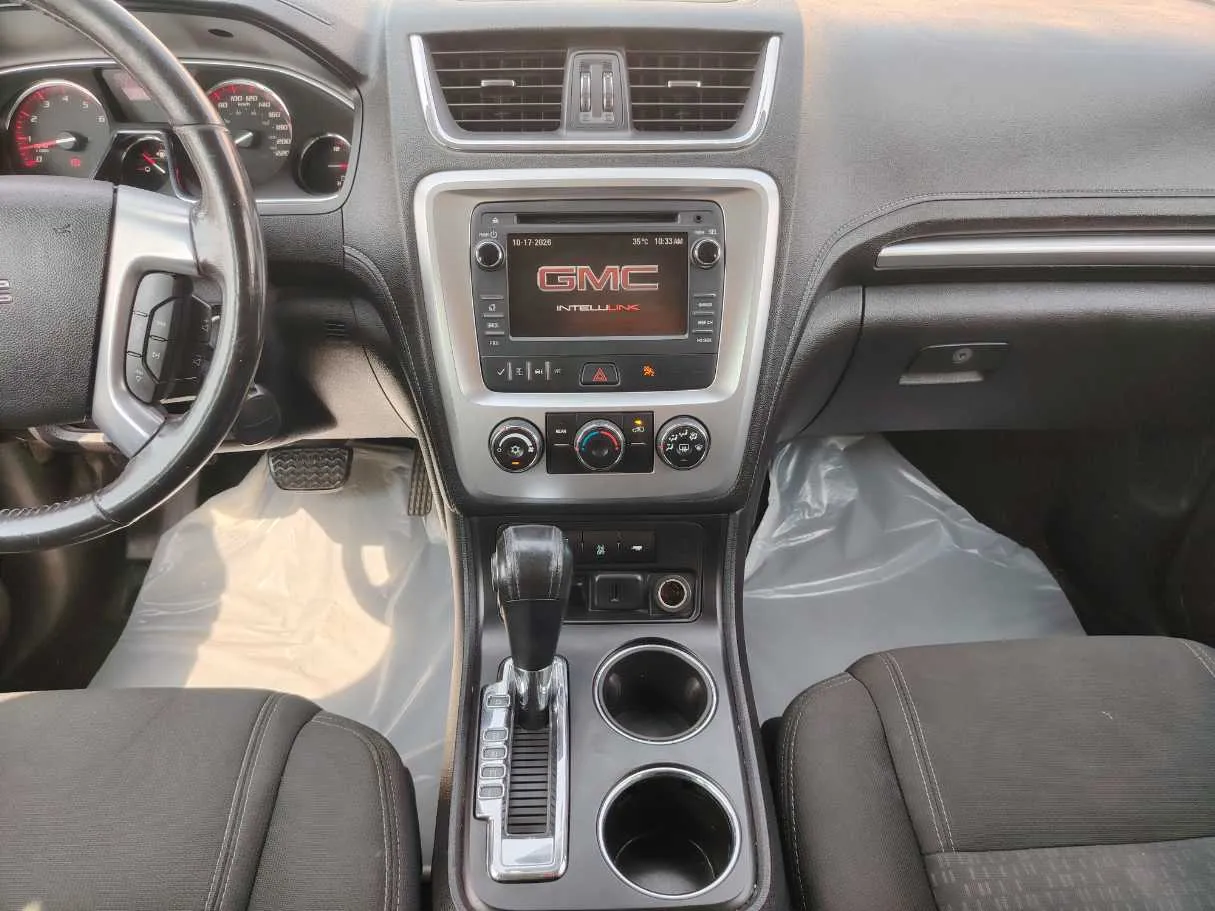 Car image 18