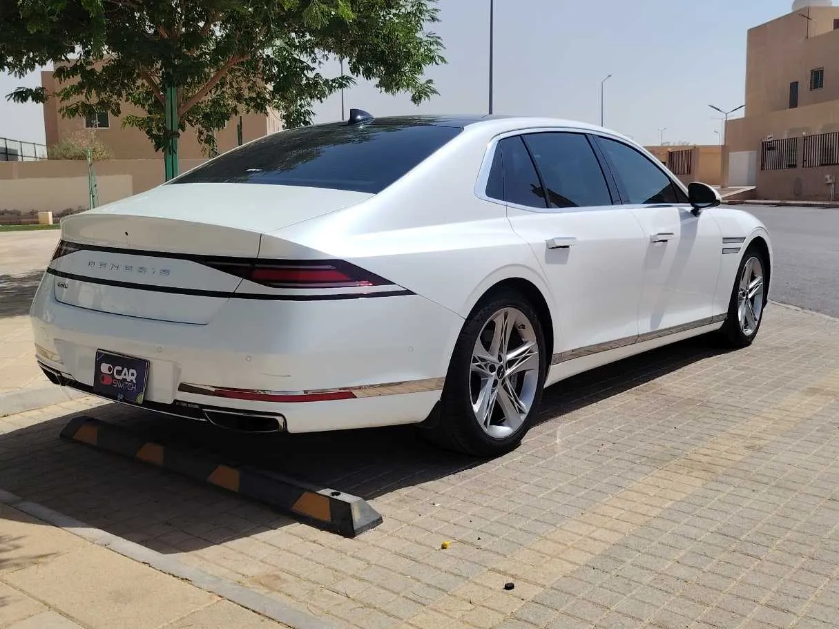 Car image 5