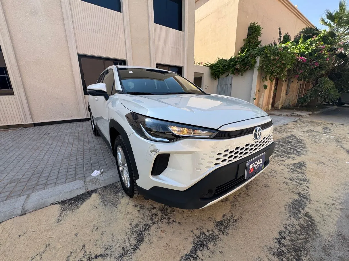 Car image 3