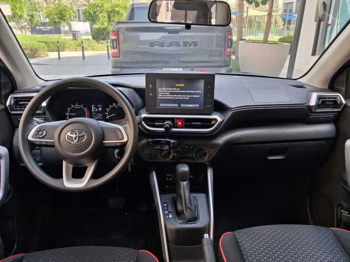 Car image 15