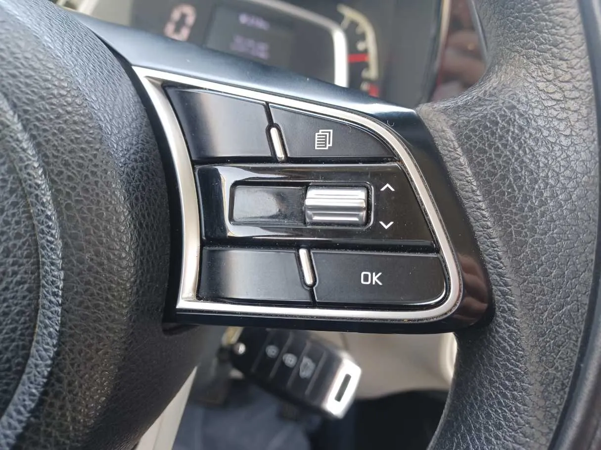 Car image 22
