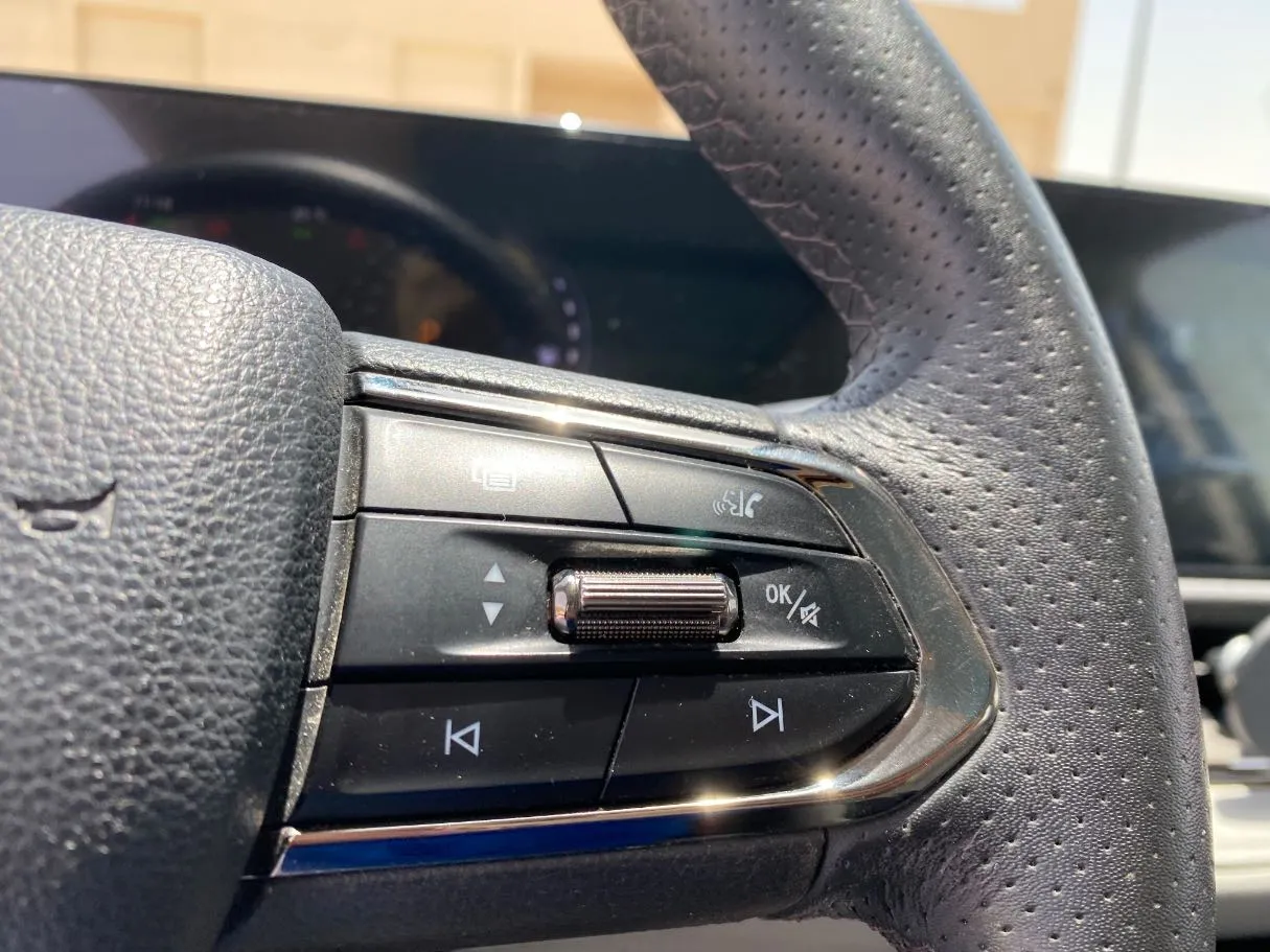 Car image 22