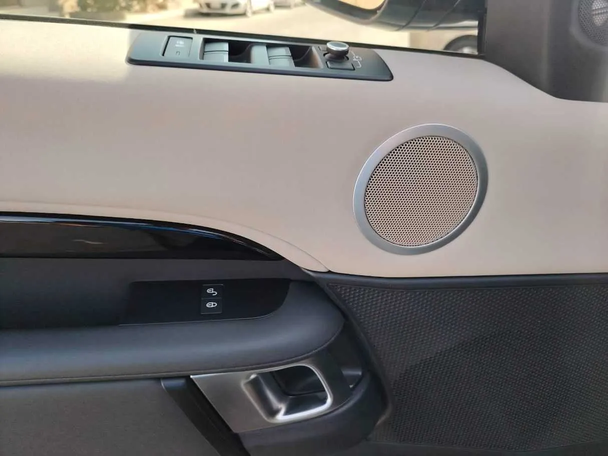 Car image 47
