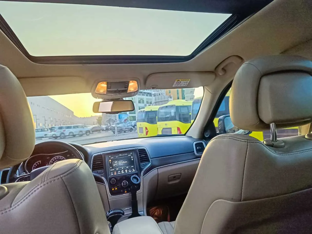 Car image 23