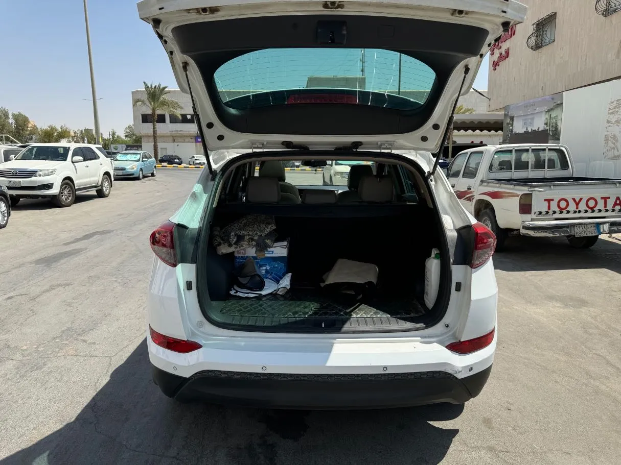 Car image 22