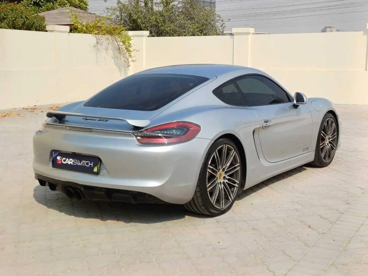 Car image 5