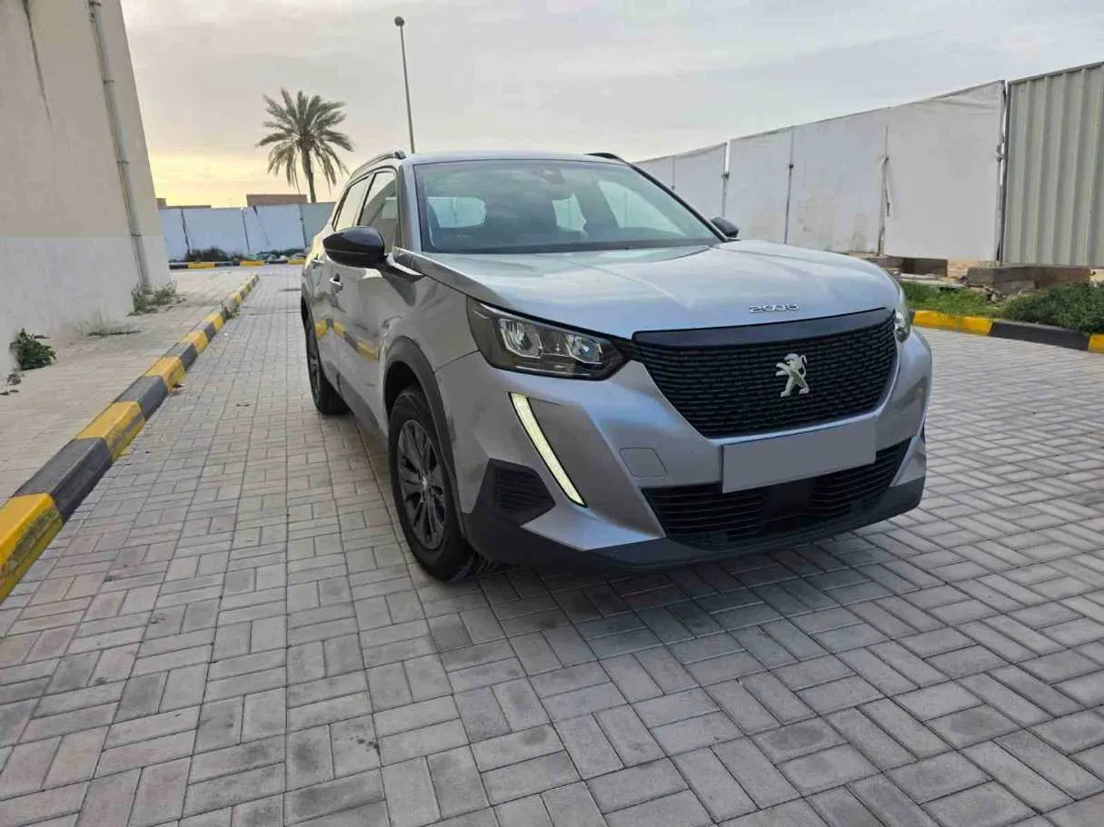 Car image 2