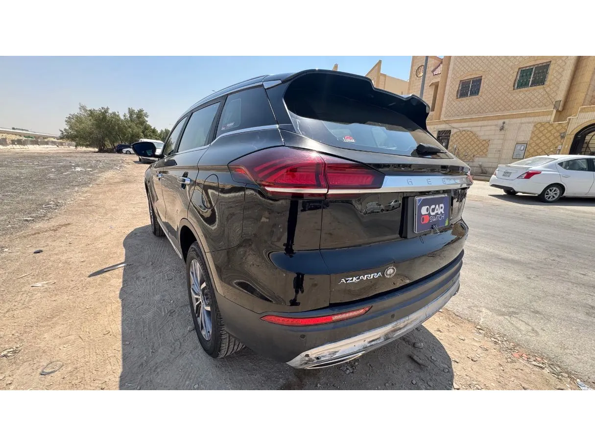 Car image 7