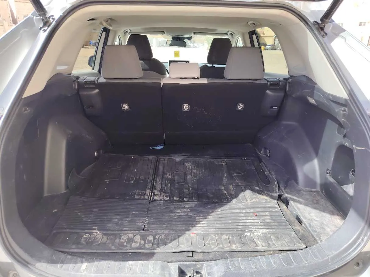 Car image 26