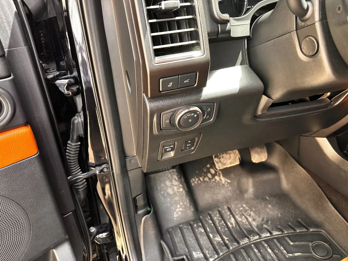 Car image 29