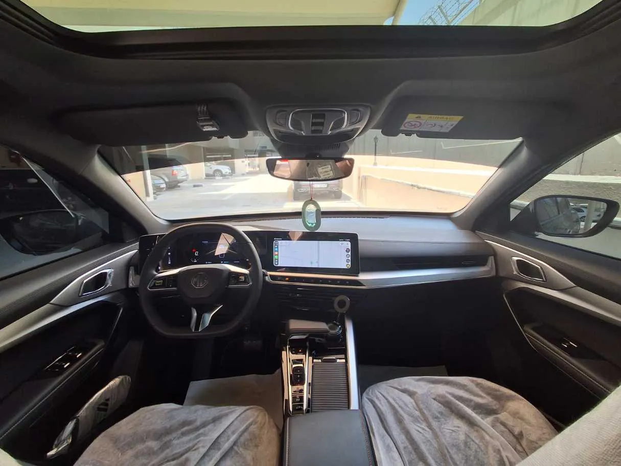 Car image 13