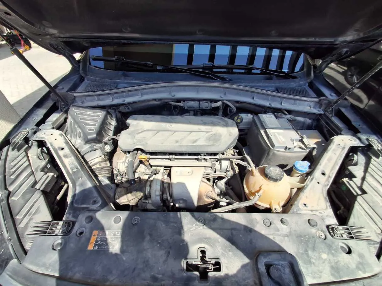 Car image 20