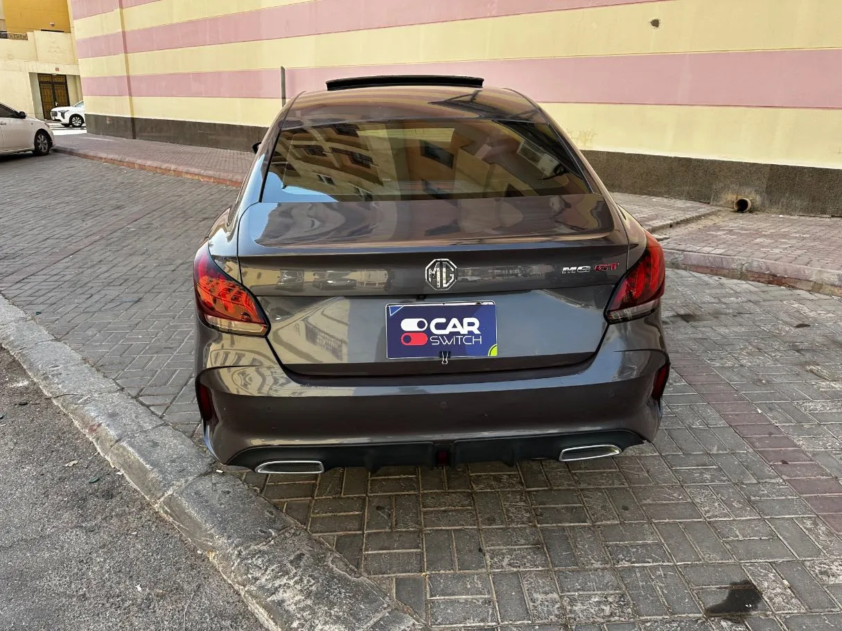 Car image 5