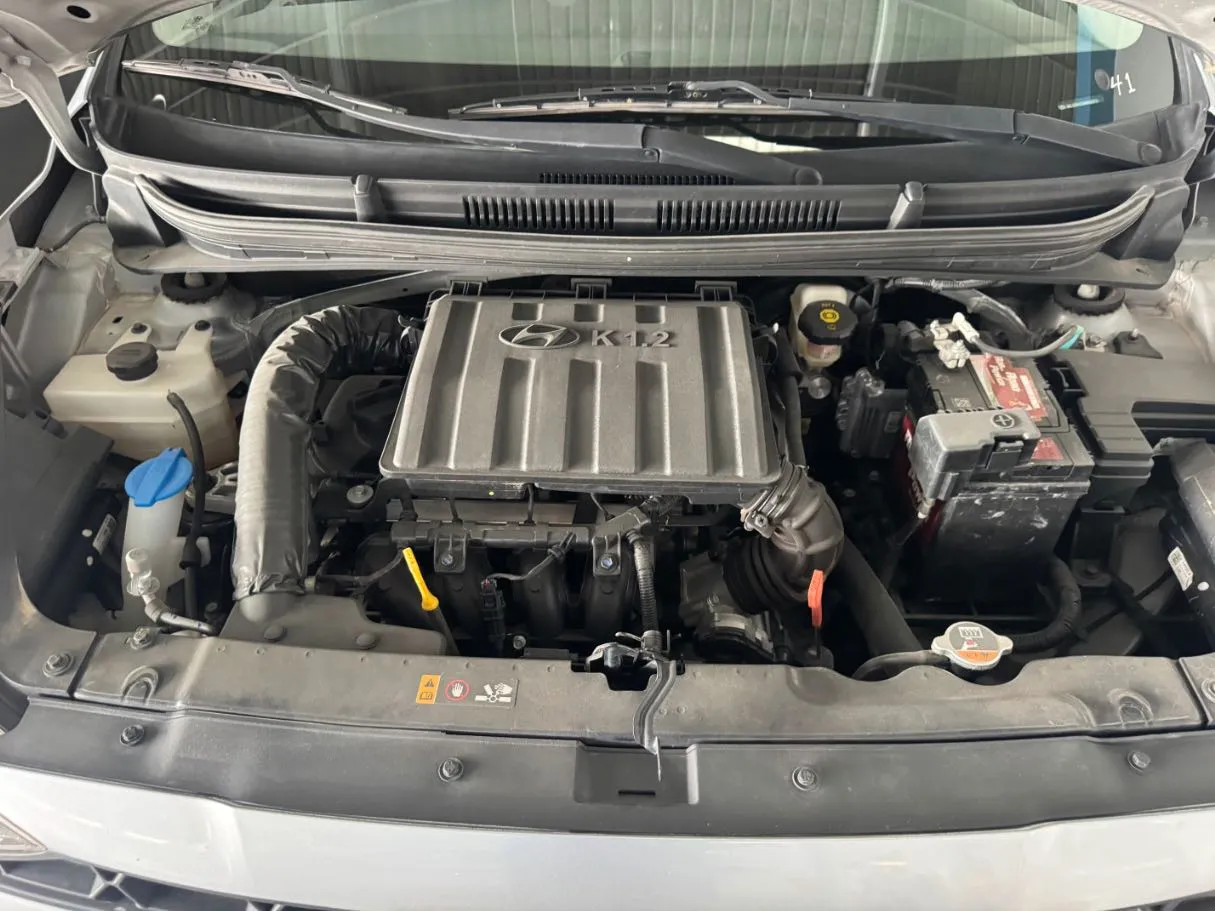 Car image 16