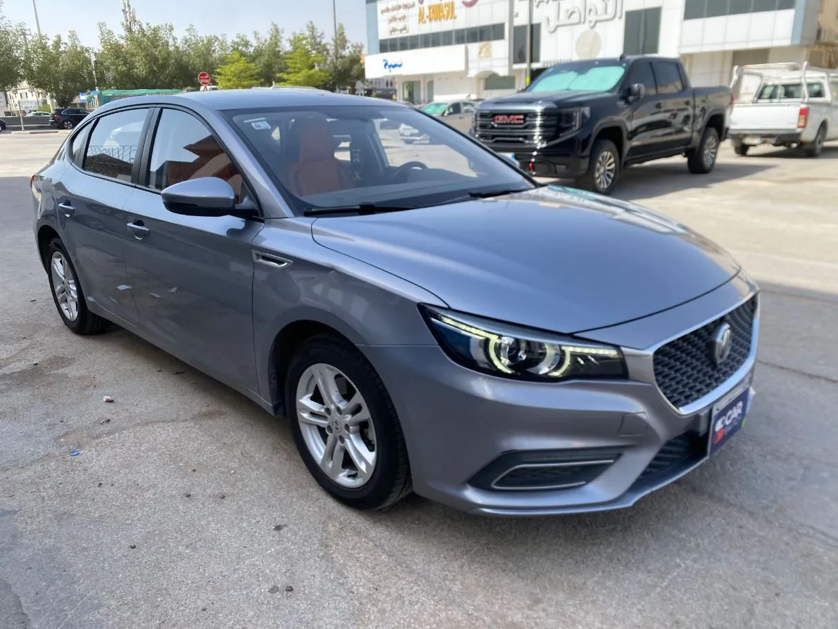 Car image 3