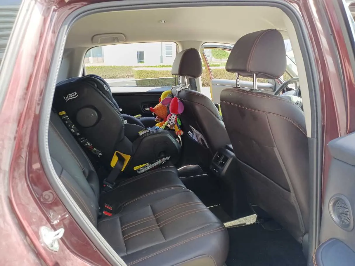 Car image 13
