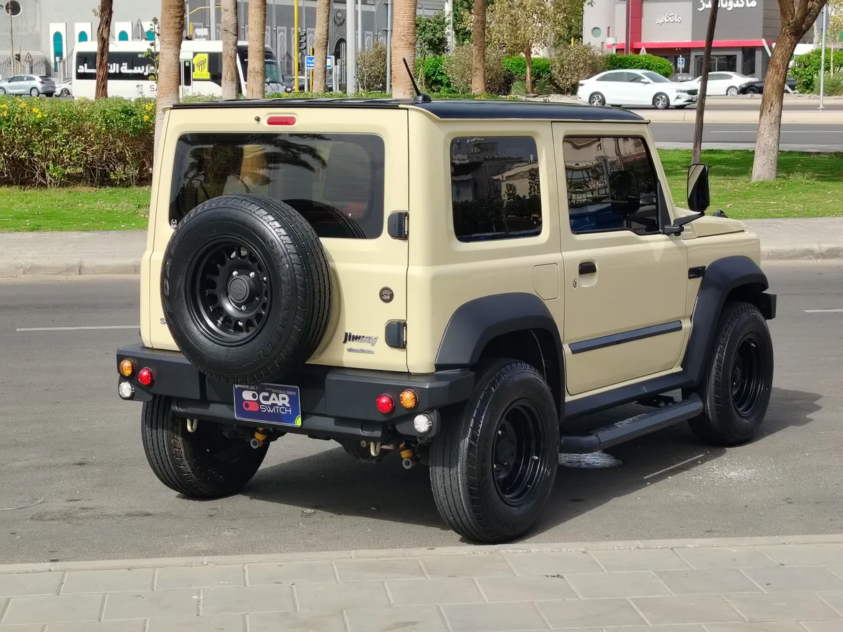 Car image 5