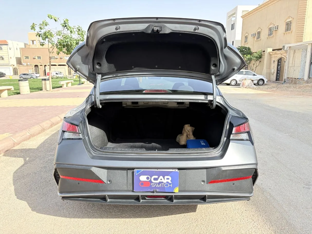 Car image 24