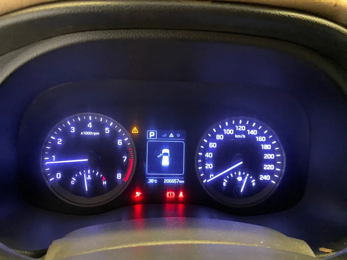 Car image 19