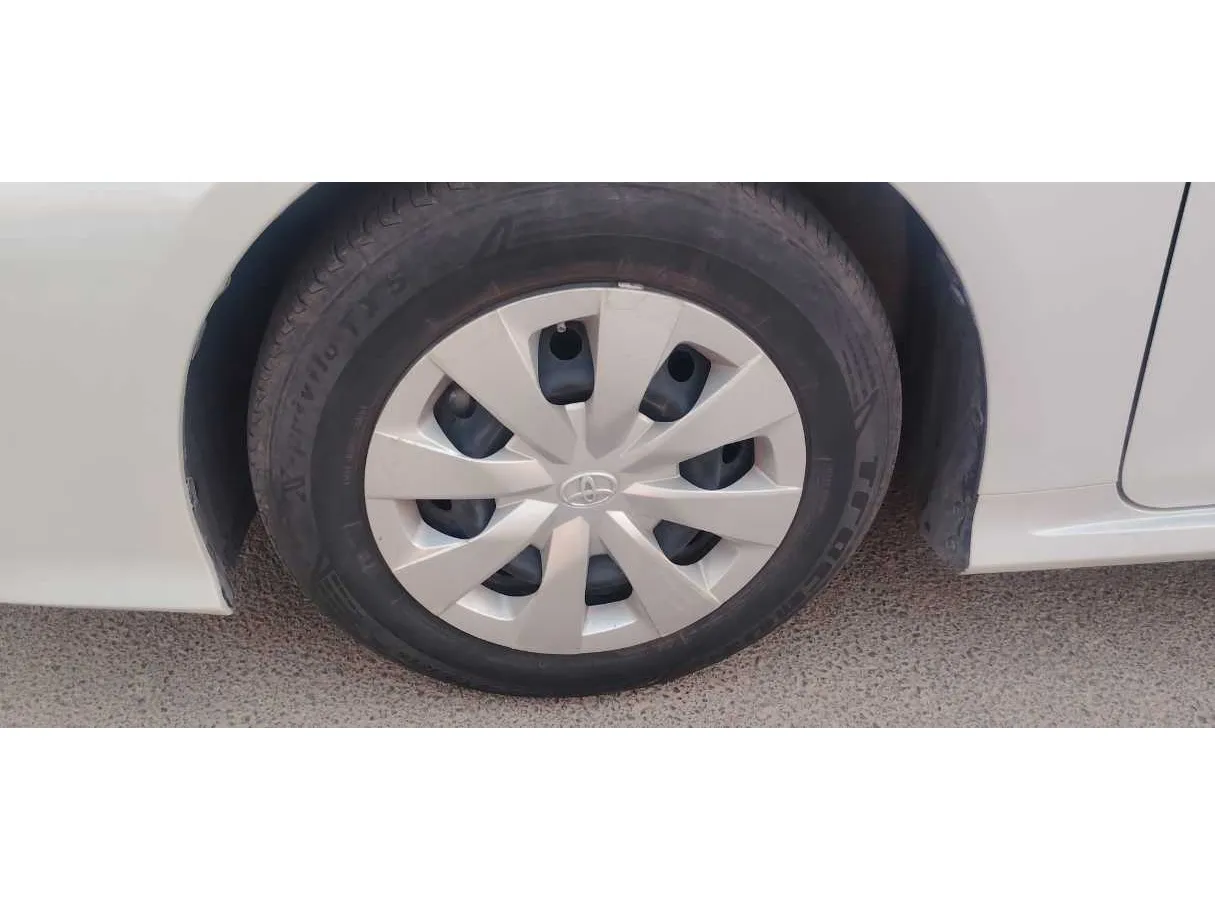 Car image 11