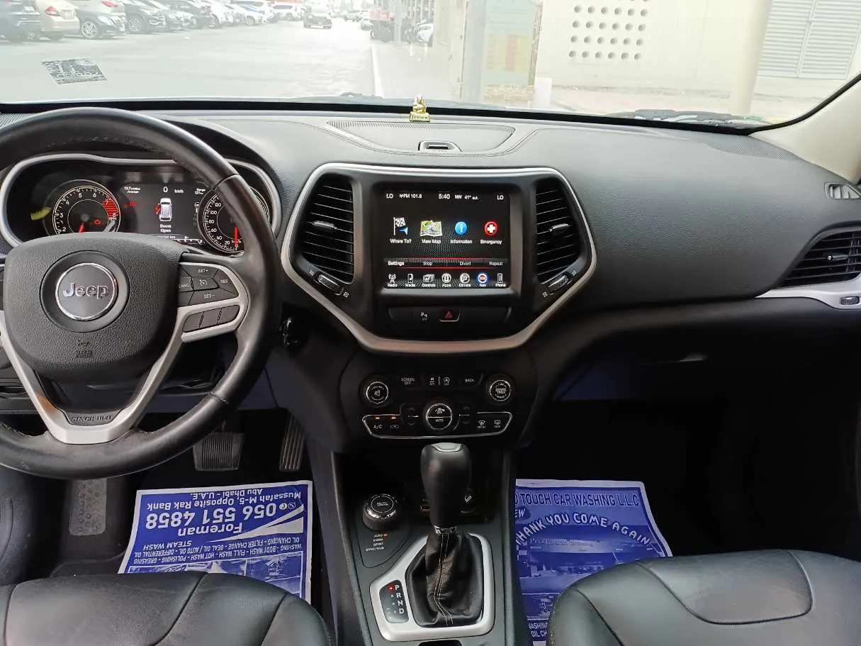 Car image 15