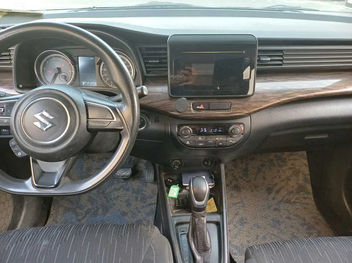 Car image 17