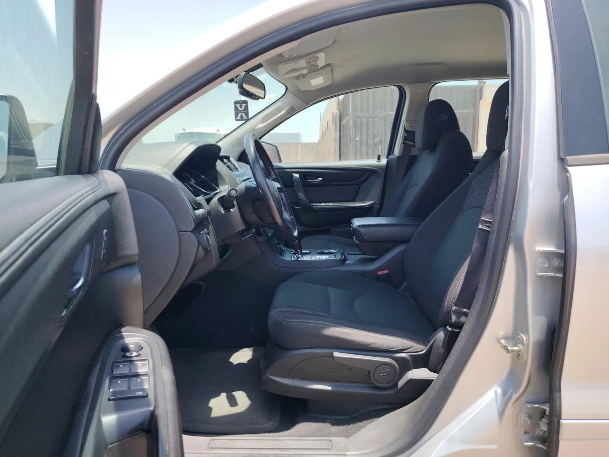 Car image 13