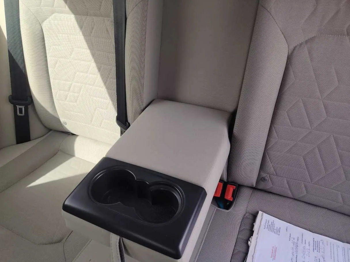 Car image 25