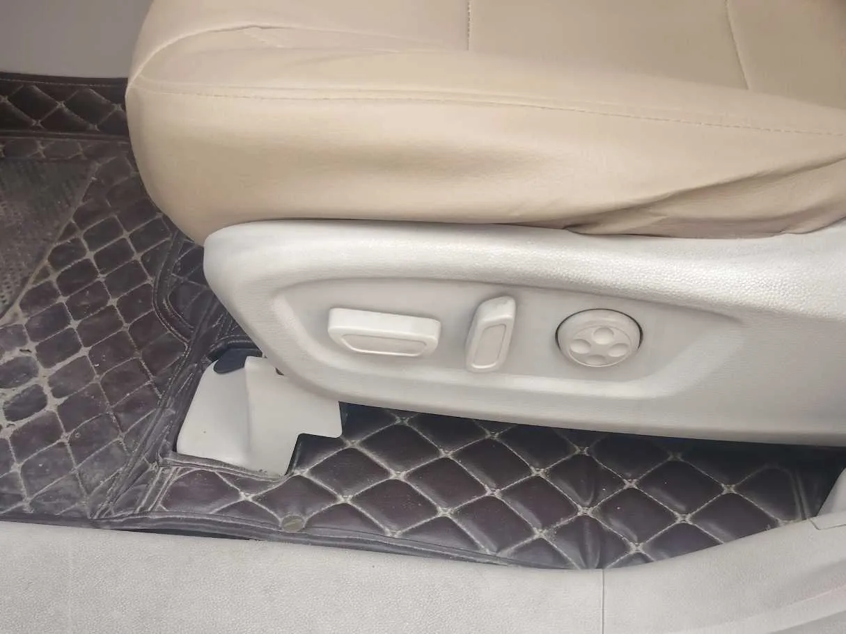 Car image 31