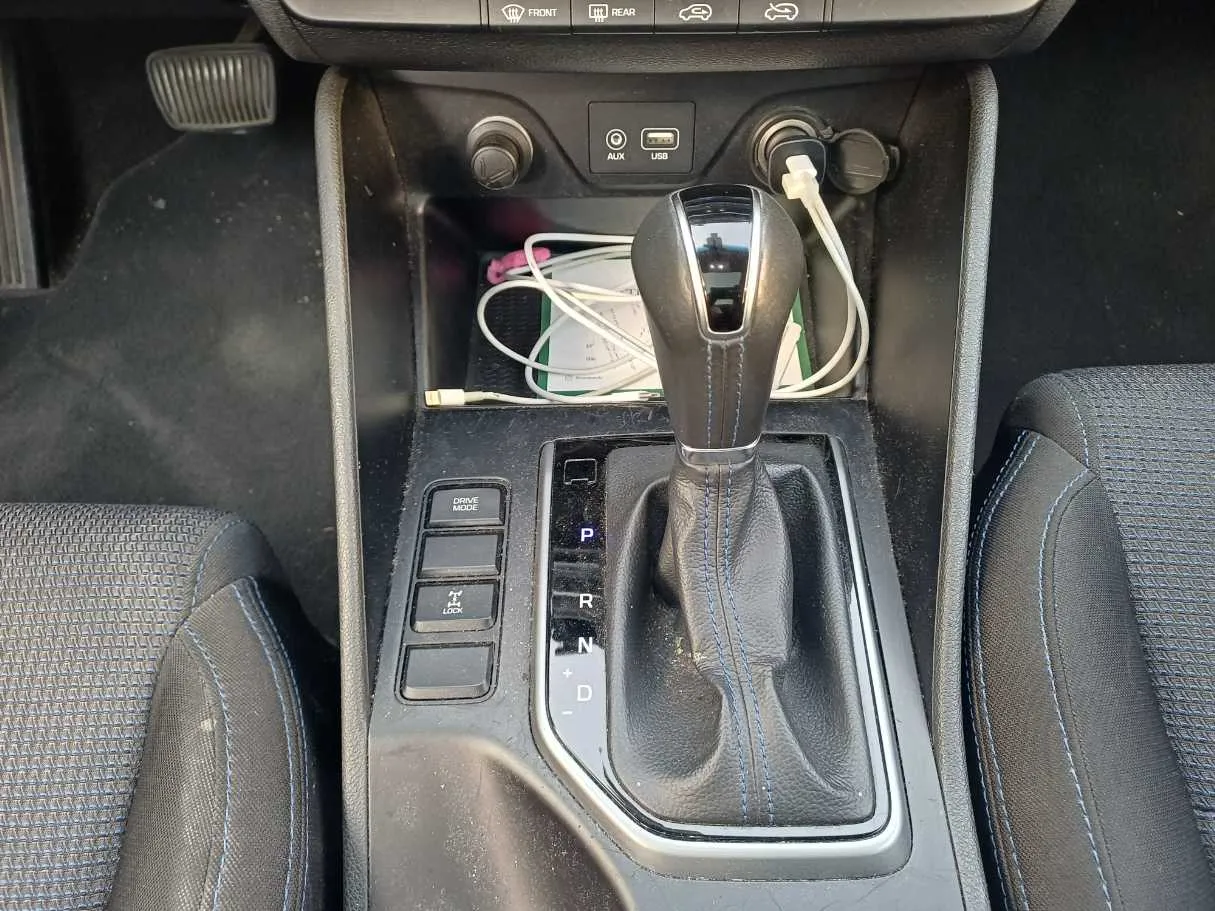 Car image 15