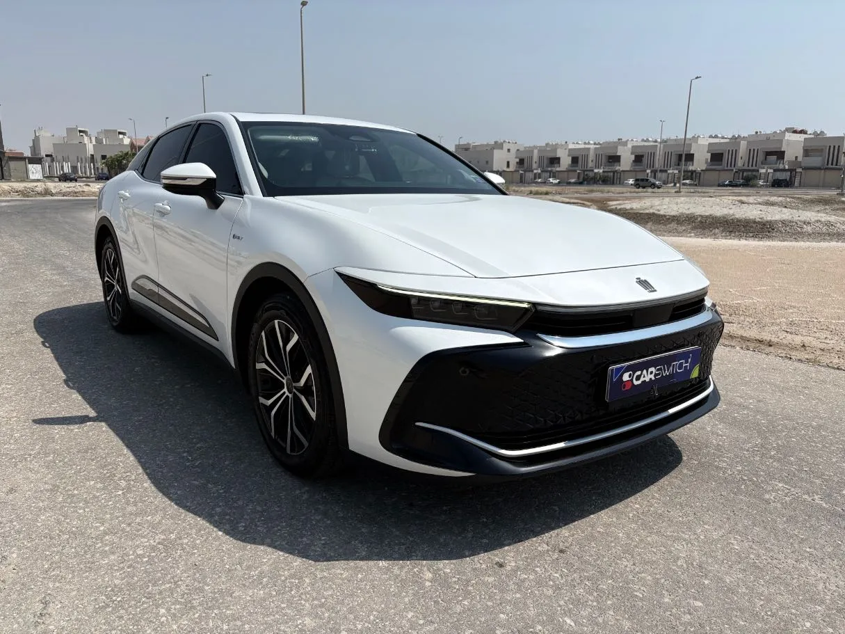 Car image 3