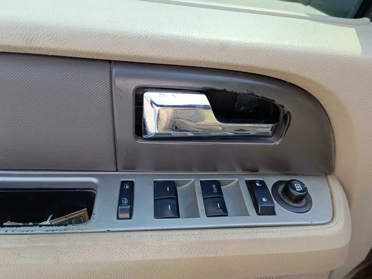 Car image 33