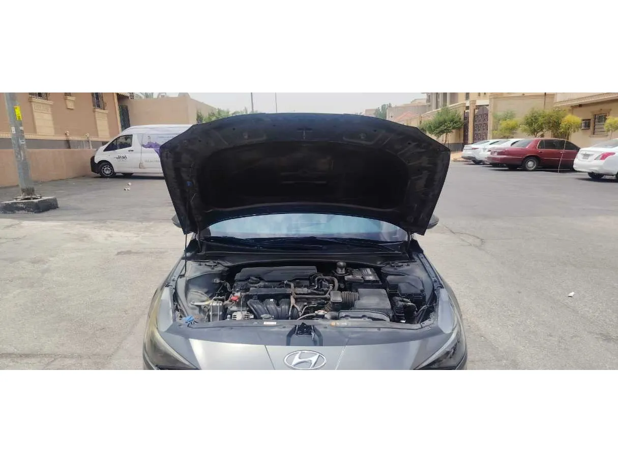 Car image 28