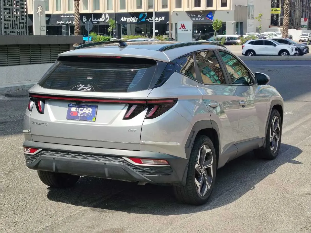 Car image 5