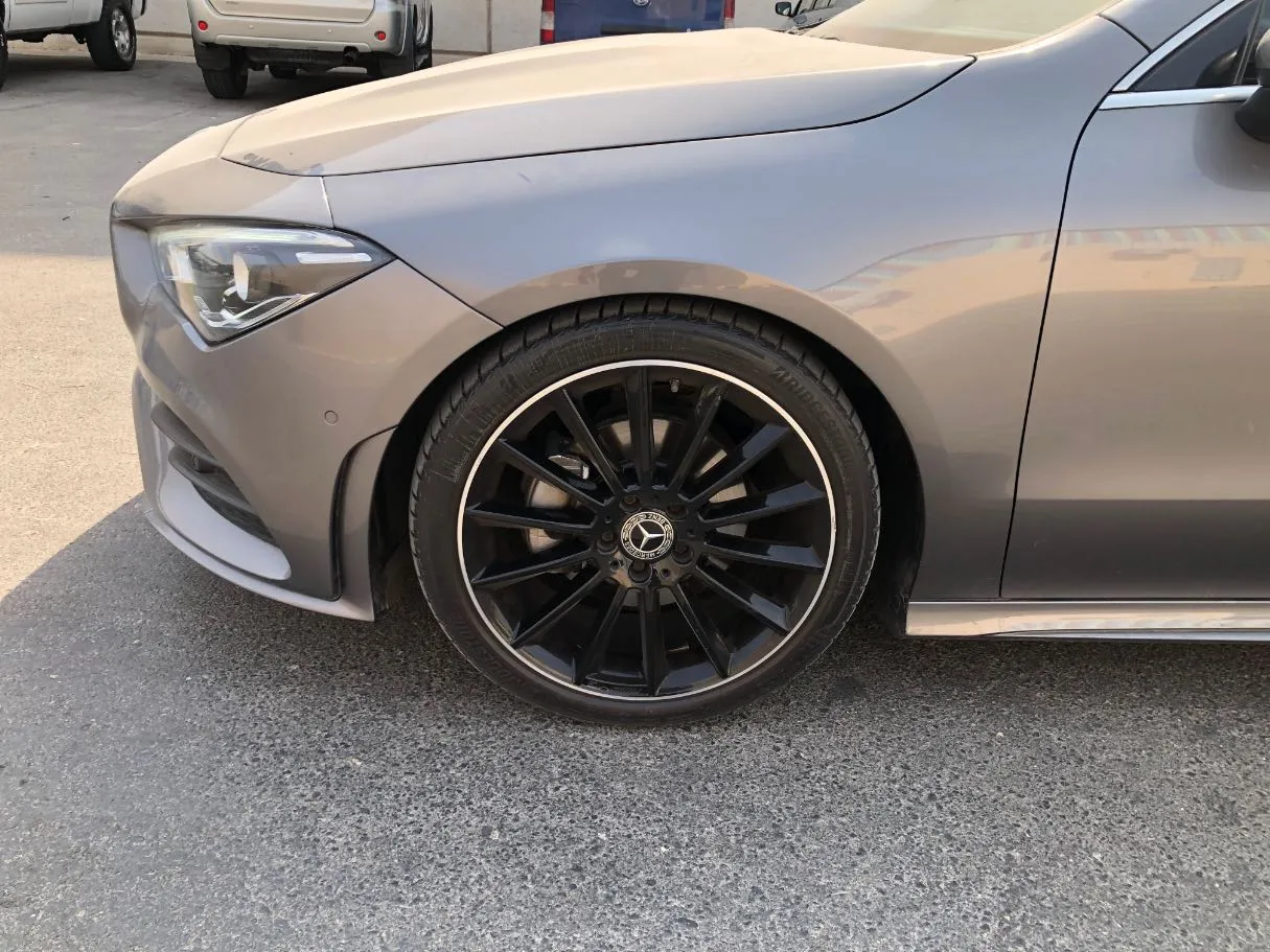Car image 9