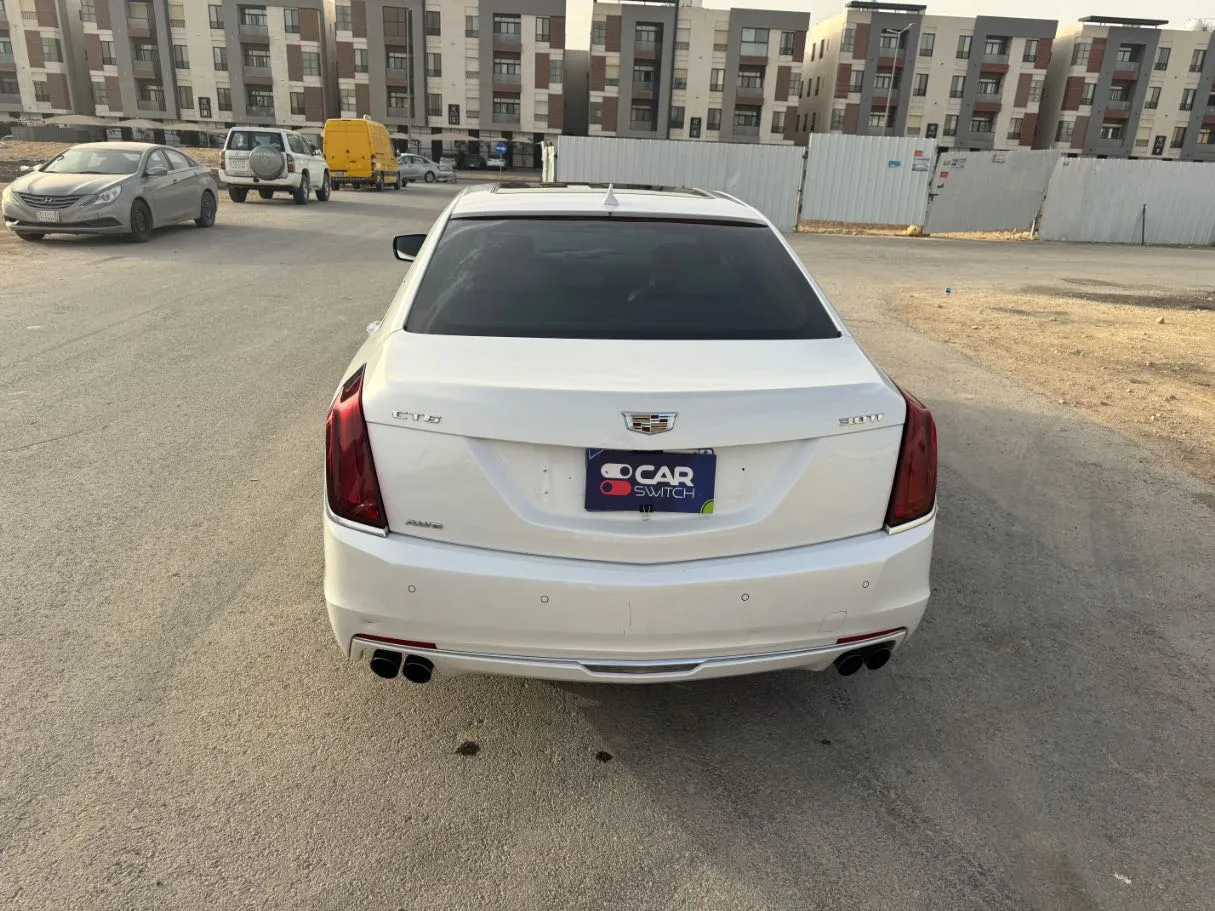 Car image 6