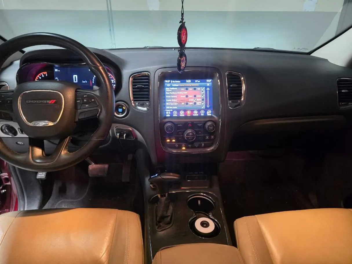 Car image 17