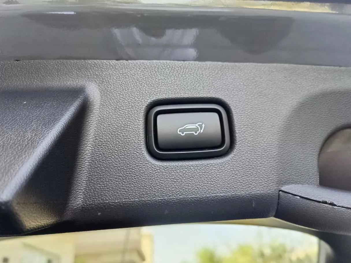 Car image 37
