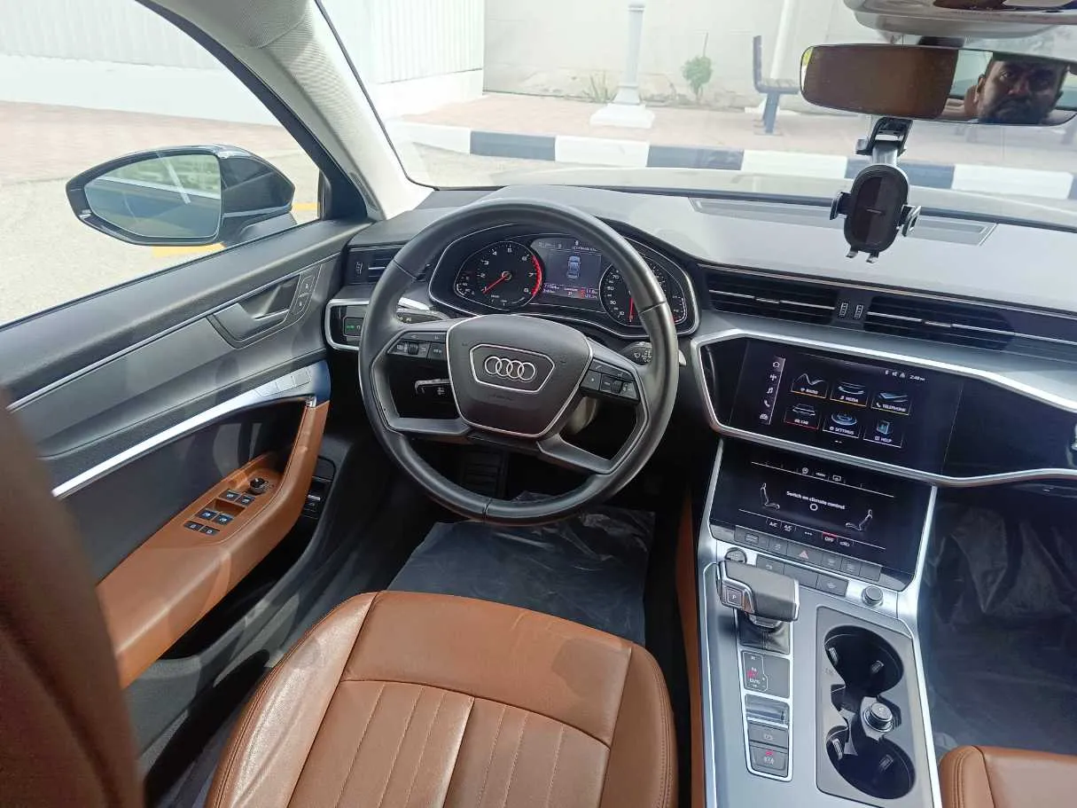 Car image 25