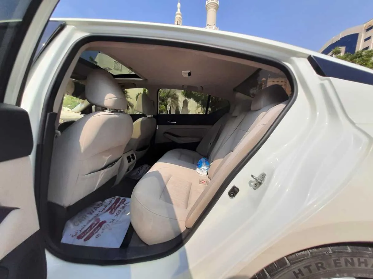 Car image 13