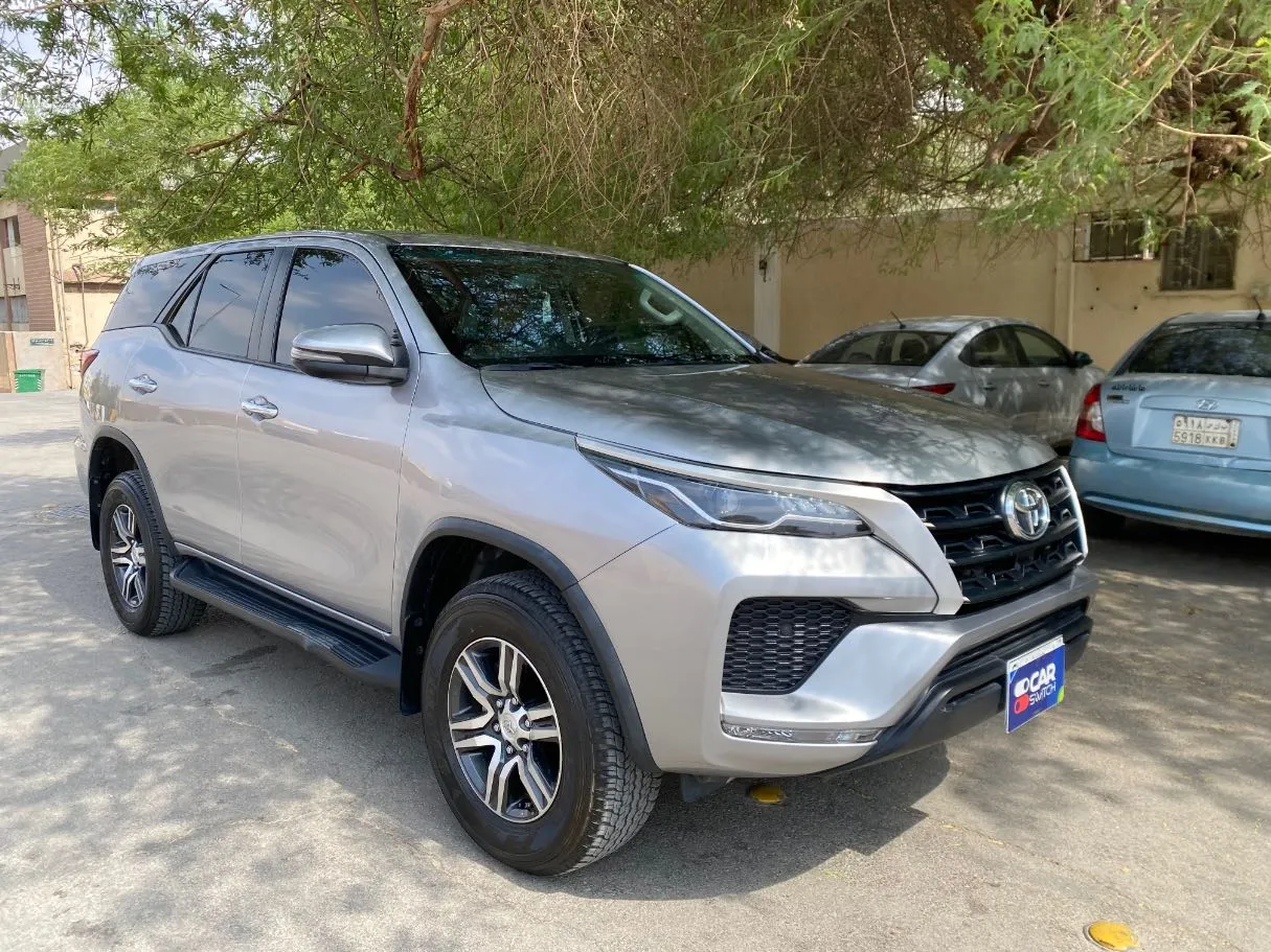 Car image 3