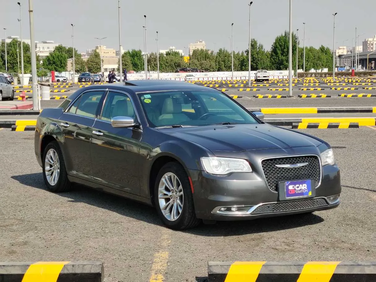 Car image 3